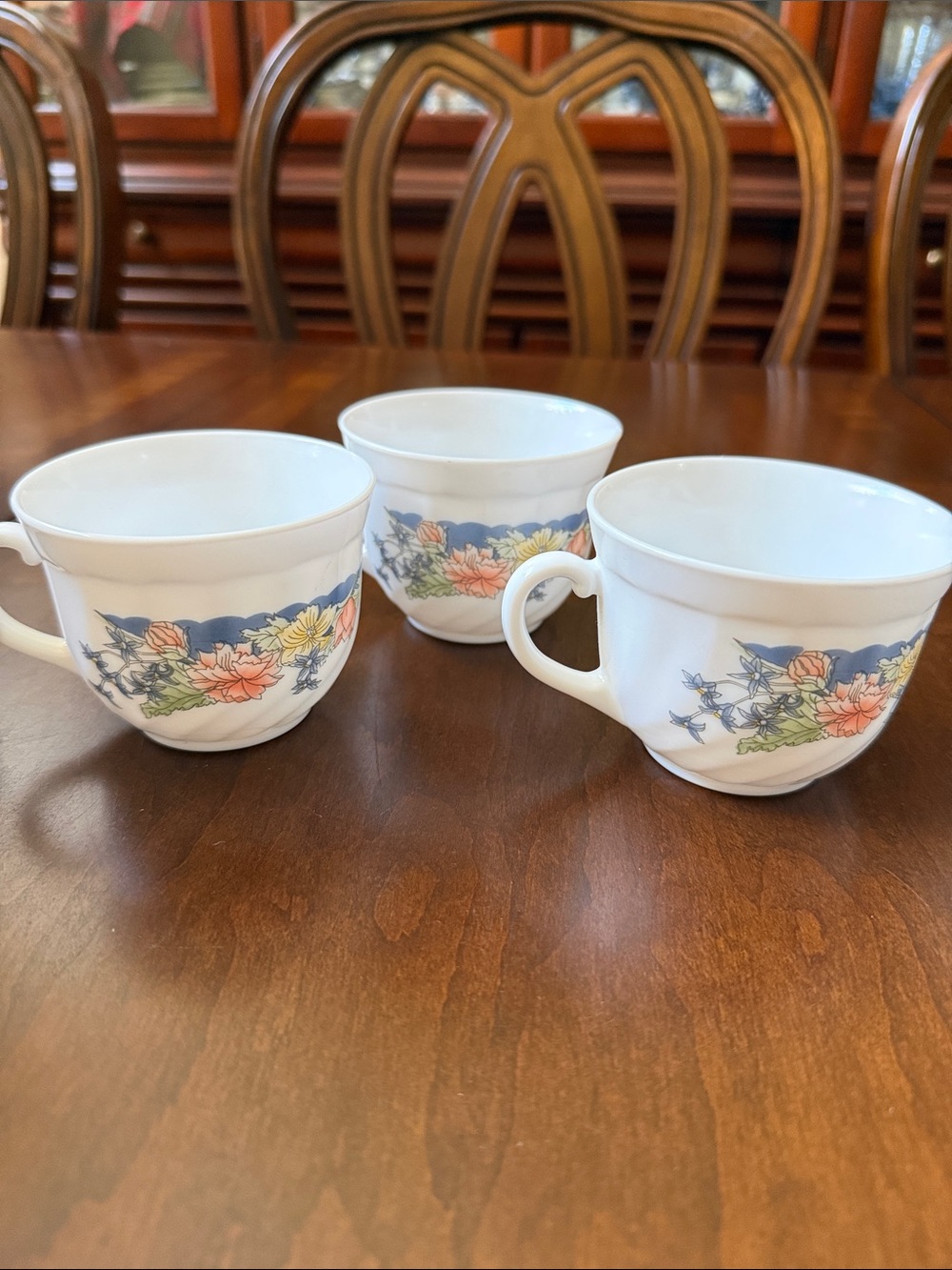 Set of 3 Apcopal France Florine floral swirl glass cups